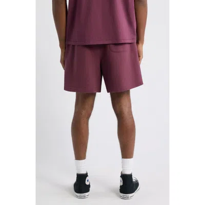 Elwood Core Sweatshorts In Maroon