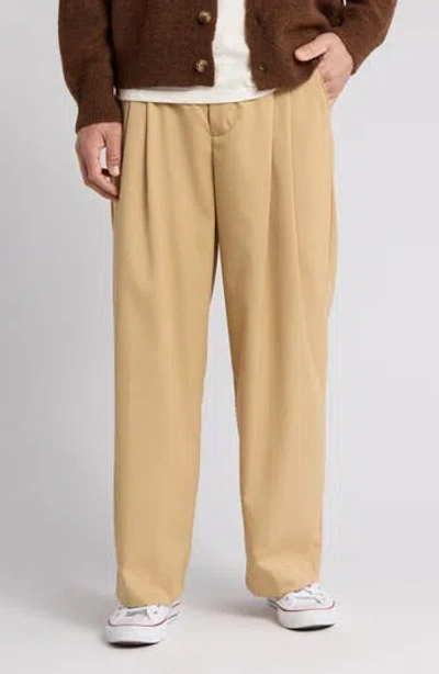 Elwood Courtyard Pleated Wide Leg Pants In Brown
