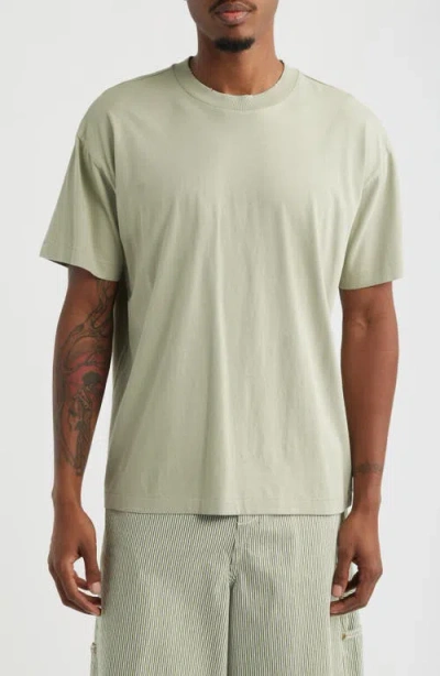 Elwood Distressed Organic Cotton T-shirt In Green