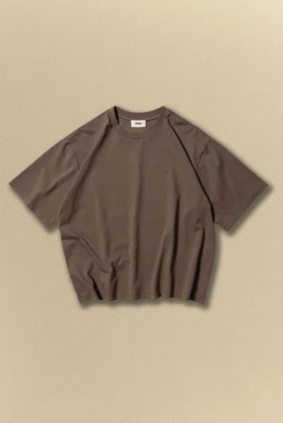 Elwood Oversized Core Tee In Brown