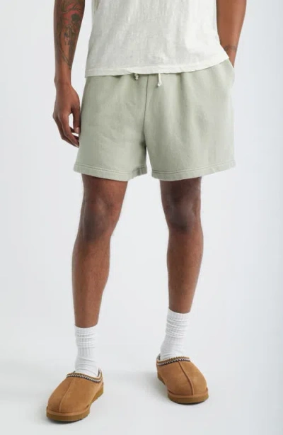 Elwood Relaxed Sweat Shorts In Green