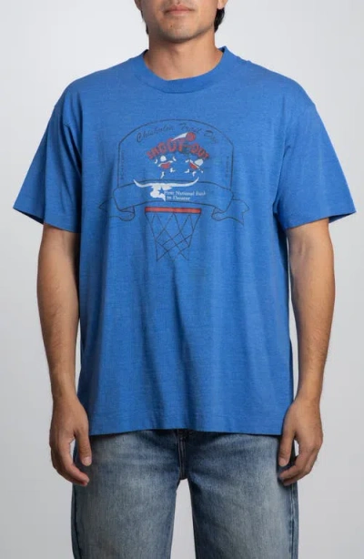 Elwood Vintage Chisholm Shootout Graphic T-shirt In Blue