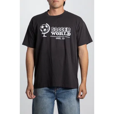 Elwood Vintage Soccer World Tee In Black