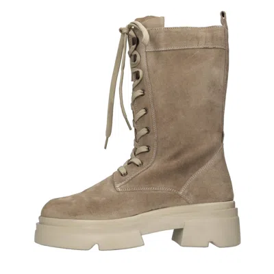 Emanuélle Vee Emanuelle Vee Boots In Beige Chari