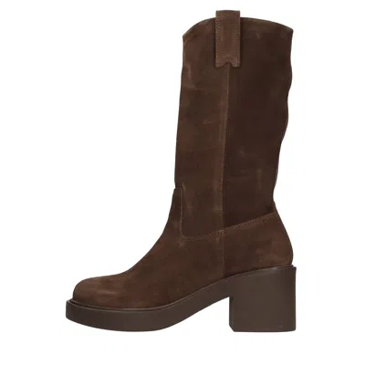 Emanuélle Vee Emanuelle Vee Boots In Brown