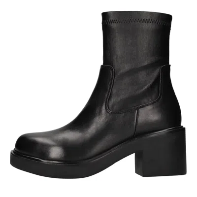Emanuélle Vee Emanuelle Vee Boots In Black