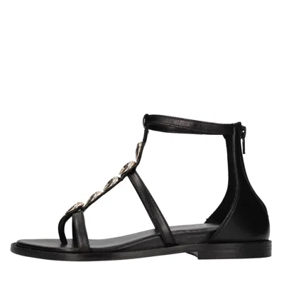 Emanuélle Vee Emanuelle Vee Flat Shoes In Black