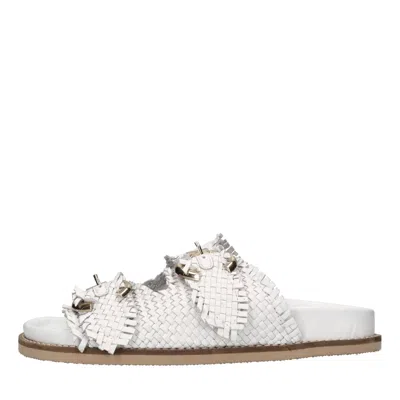 Emanuélle Vee Emanuelle Vee Sandals In White
