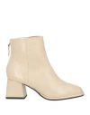 Emanuélle Vee Woman Ankle Boots Beige Size 8 Soft Leather