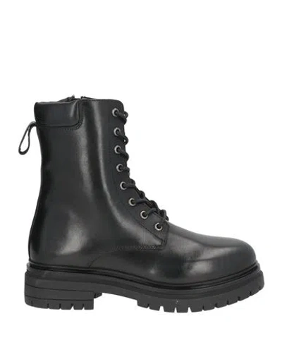 Emanuélle Vee Woman Ankle Boots Black Size 6 Cow Leather