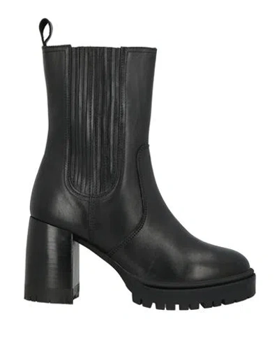 Emanuélle Vee Woman Ankle Boots Black Size 6 Leather