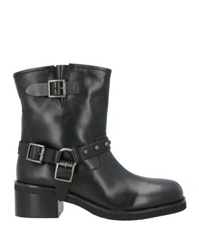Emanuélle Vee Woman Ankle Boots Black Size 8 Cow Leather