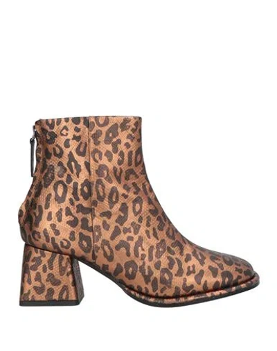 Emanuélle Vee Woman Ankle Boots Bronze Size 6 Soft Leather In Yellow