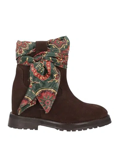 Emanuélle Vee Woman Ankle Boots Brown Size 8 Leather