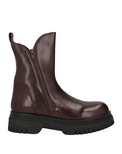 Emanuélle Vee Woman Ankle Boots Dark Brown Size 7 Leather