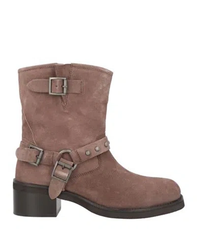 Emanuélle Vee Woman Ankle Boots Khaki Size 8 Leather