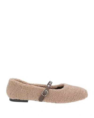 Emanuélle Vee Woman Ballet Flats Taupe Size 8 Textile Fibers In Brown