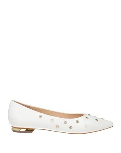 Emanuélle Vee Woman Ballet Flats White Size 7 Leather