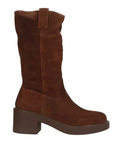 Emanuélle Vee Woman Boot Brown Size 9 Leather