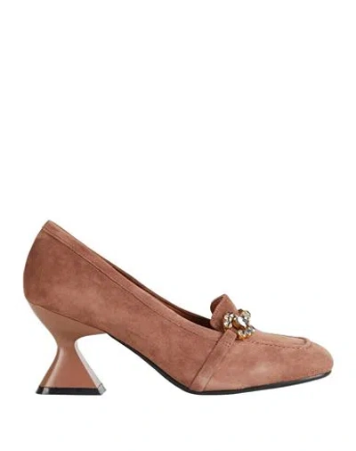 Emanuélle Vee Woman Pumps Light Brown Size 8 Leather In Beige