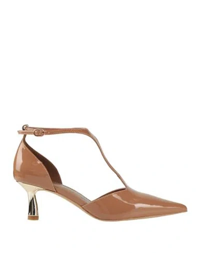 Emanuélle Vee Woman Pumps Light Brown Size 8 Leather In Beige
