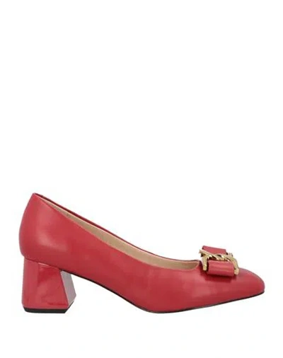 Emanuélle Vee Woman Pumps Red Size 7 Leather
