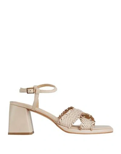 Emanuélle Vee Woman Sandals Beige Size 6 Leather