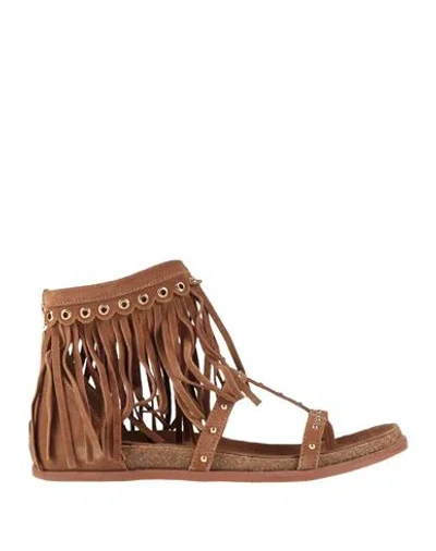 Emanuélle Vee Woman Thong Sandal Brown Size 8 Leather