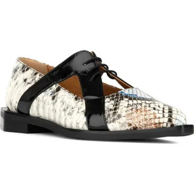 Embassy London Harlowe Pointed Toe Flat In Sand