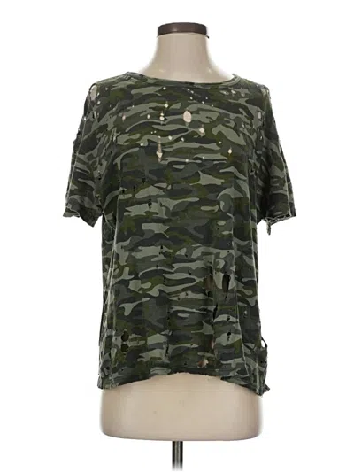 Pre-owned Emma & Sam Short Sleeve Top Green Camo Pattern Keyhole Neckline Tops