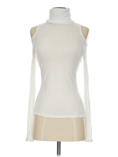 Pre-owned Emma & Sam Sleeveless Turtleneck In Ivory