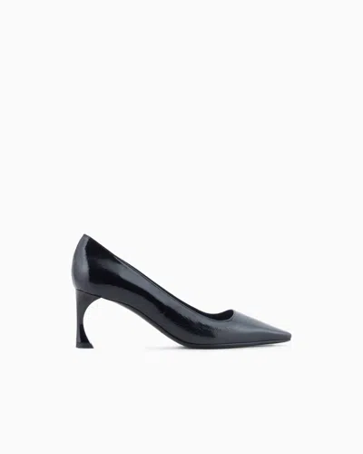 Emporio Armani Escarpins En Cuir Verni In Black