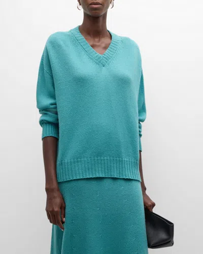 Emporio Armani Official Store Plain-knit, Virgin-wool, Seamless V-neck Jumper In Green