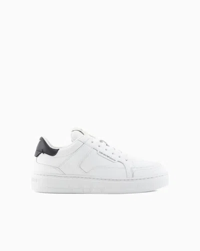 Emporio Armani Official Store Sneakers En Cuir Avec Aigle Au Dos In White