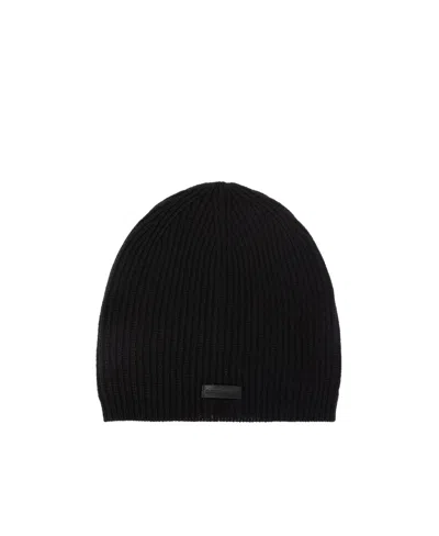 Emporio Armani Ribbed-knit Logo-tag Beanie In Black