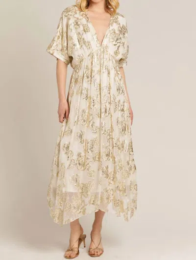 En Creme Sands Foil Maxi Dress In Gold In Neutral
