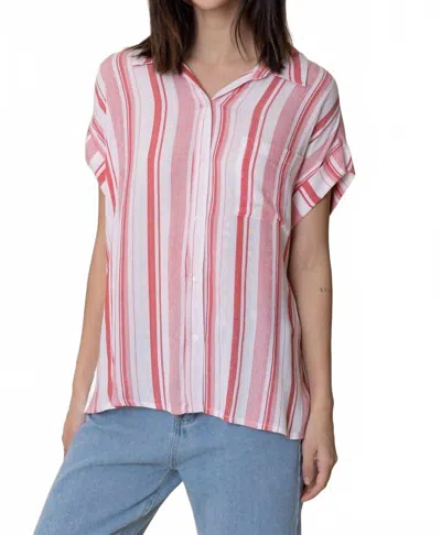 En Creme Striped Short Sleeve Button Down Top In White Red Stripe