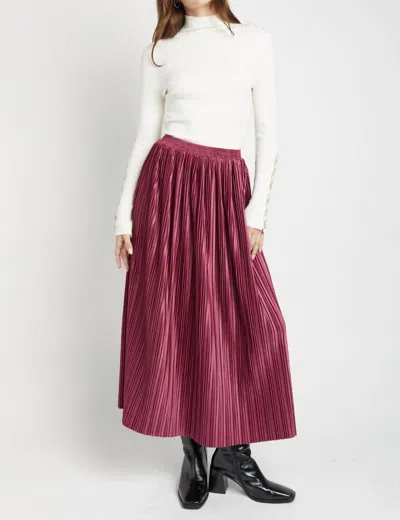 En Saison Rozlyn Pleated Midi Skirt In Mulberry In Pink