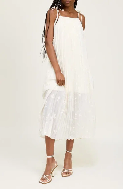 En Saison Sadie Floral Embroidery Midi Dress In Ivory
