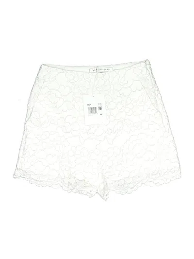 Endless Rose Shorts In White