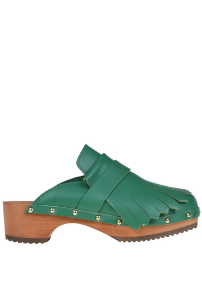 Ennequadro Fringed Leather Clogs In Emerald Green