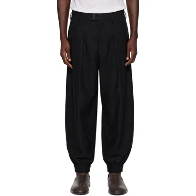 Entire Studios Tapered Pleated Casual Trousers In Black