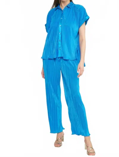 Entro Button Up Crinkle Texture Top In Cobalt Blue