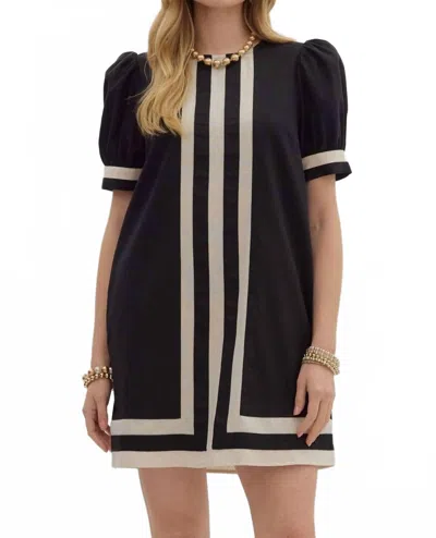 Entro Contrast Accent Short Sleeve Shift Dress In Black