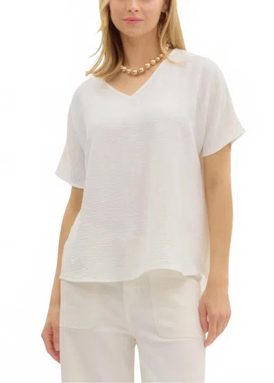 Entro Dana V-neck Short Sleeve Pullover Top In White