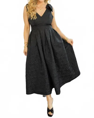 Entro Irene Floral Textured Midi Dress In Black