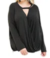 Entro Keyhole Wrap Top In Black In Black