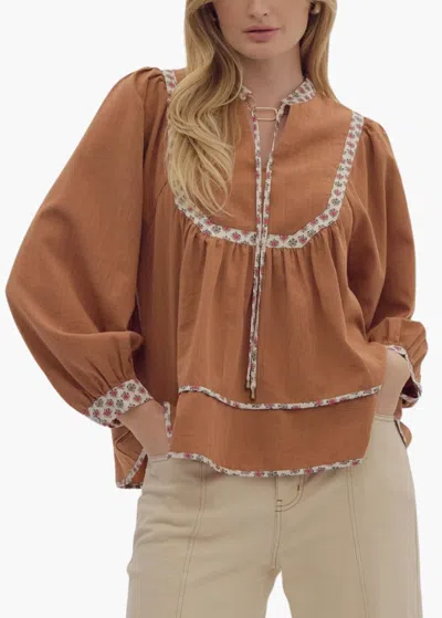 Entro Marion Top In Caramel In Brown