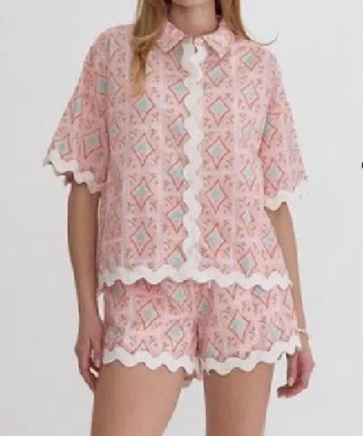 Entro Notice Me Detailed Short Sleeve Top With Wavy Detail In Pink