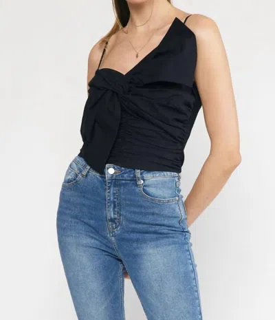 Entro Oversized Bow Top In Black